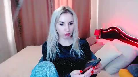 Snapshot of rose__shine chatting on 01/28/25, 10:34 rose shine online show from 01/28/25, 10:34