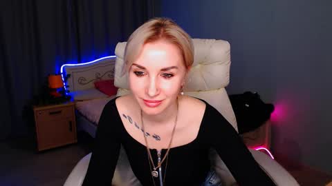 Snapshot of rose__shine chatting on 01/29/25, 01:38 rose shine online show from 01/29/25, 01:38