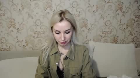 Snapshot of rose__shine chatting on 02/06/25, 01:21 rose shine online show from 02/06/25, 01:21