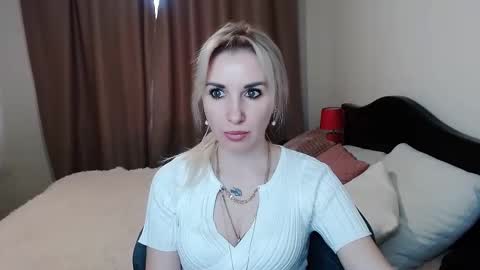 Snapshot of rose__shine chatting on 02/07/25, 10:50 rose shine online show from 02/07/25, 10:50