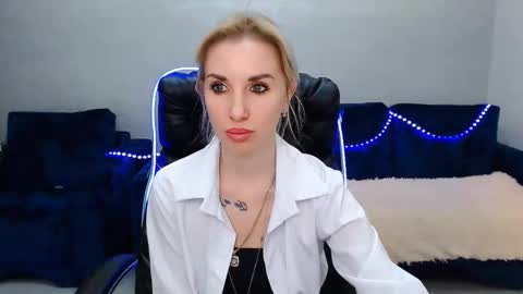 Snapshot of rose__shine chatting on 02/12/25, 04:33 rose shine online show from 02/12/25, 04:33