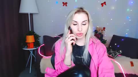 Snapshot of rose__shine chatting on 02/15/25, 01:16 rose shine online show from 02/15/25, 01:16