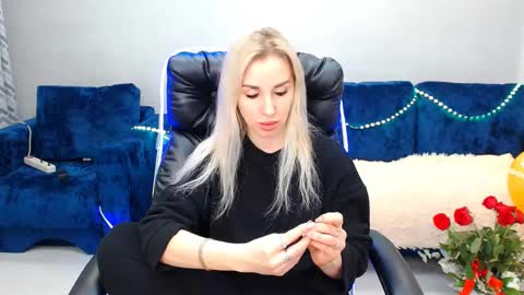 Snapshot of rose__shine chatting on 02/16/25, 09:48 rose shine online show from 02/16/25, 09:48