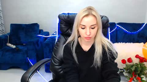 Snapshot of rose__shine chatting on 02/16/25, 12:54 rose shine online show from 02/16/25, 12:54