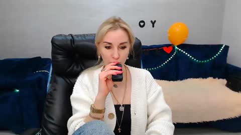 Snapshot of rose__shine chatting on 02/24/25, 10:26 rose shine online show from 02/24/25, 10:26