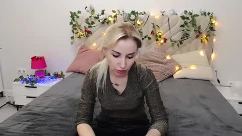 Snapshot of rose__shine chatting on 03/02/25, 10:45 rose shine online show from 03/02/25, 10:45