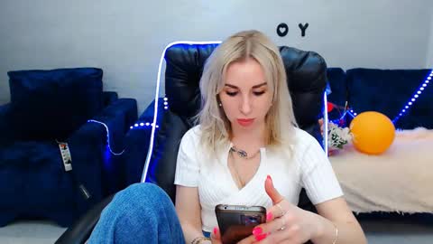 Snapshot of rose__shine chatting on 03/08/25, 11:37 rose shine online show from 03/08/25, 11:37