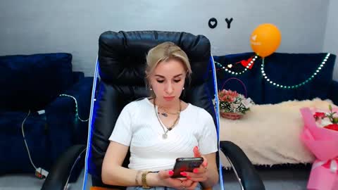 Snapshot of rose__shine chatting on 03/10/25, 11:42 rose shine online show from 03/10/25, 11:42