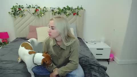 Snapshot of rose__shine chatting on 10/02/25, 02:35 rose shine online show from 10/02/25, 02:35