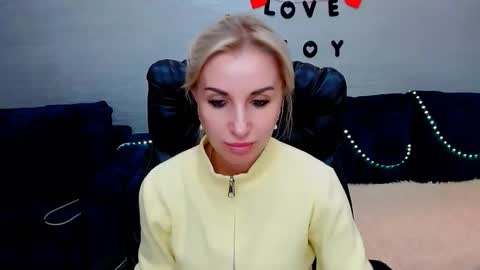 Snapshot of rose__shine chatting on 10/03/25, 11:29 rose shine online show from 10/03/25, 11:29