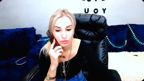 Snapshot of rose__shine chatting on 10/07/25, 01:41 rose shine online show from 10/07/25, 01:41