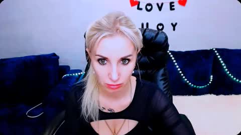 Snapshot of rose__shine chatting on 10/08/25, 11:30 rose shine online show from 10/08/25, 11:30