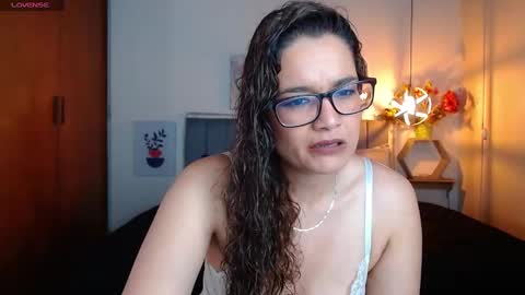 Snapshot of rose_thompson1 chatting on 09/09/25, 01:54 Rose online show from 09/09/25, 01:54