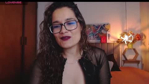 Snapshot of rose_thompson1 chatting on 09/29/25, 02:00 Rose online show from 09/29/25, 02:00