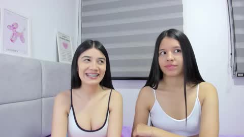 Snapshot of roseandmiah chatting on 11/09/25, 05:06 Rose y Miah online show from 11/09/25, 05:06