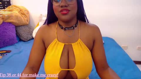Snapshot of rosebeckers7 chatting on 12/02/24, 04:42 Your girl Rose 6k of followers online show from 12/02/24, 04:42