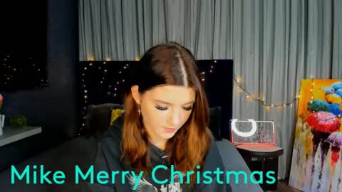 Snapshot of roseblanche2k chatting on 12/25/24, 11:10 Florin online show from 12/25/24, 11:10