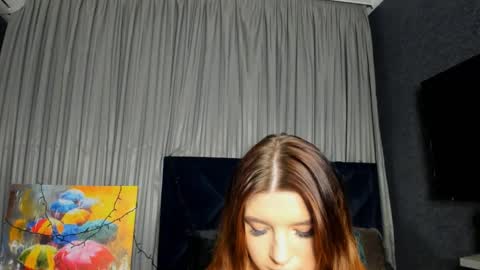 Snapshot of roseblanche2k chatting on 01/25/25, 02:37 Florin online show from 01/25/25, 02:37
