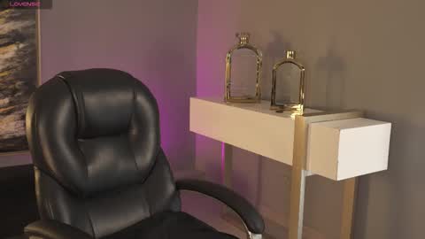 Rose  online show from 10/14/25, 08:53