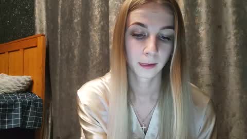 Snapshot of rosehelena chatting on 10/23/25, 10:41 Helena online show from 10/23/25, 10:41