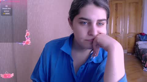 Snapshot of roselina_ chatting on 01/11/25, 10:08 Rose online show from 01/11/25, 10:08