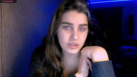 Snapshot of roselina_ chatting on 01/20/25, 07:25 Rose online show from 01/20/25, 07:25