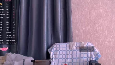 Snapshot of roselina_ chatting on 02/15/25, 07:38 Rose online show from 02/15/25, 07:38