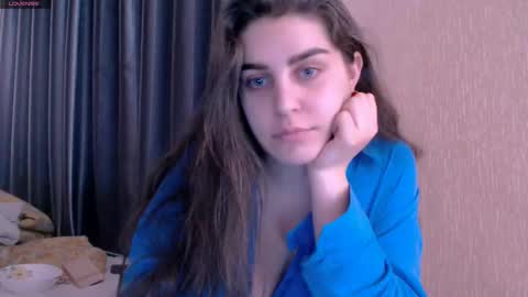 Snapshot of roselina_ chatting on 02/19/25, 11:17 Rose online show from 02/19/25, 11:17