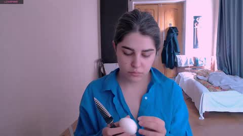 Snapshot of roselina_ chatting on 03/09/25, 06:50 Rose online show from 03/09/25, 06:50