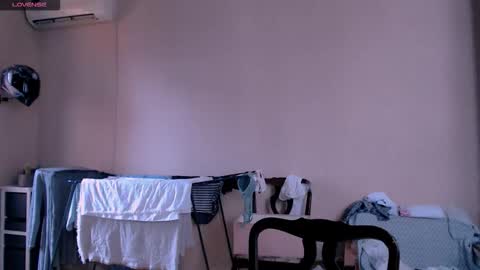 Snapshot of roselina_ chatting on 09/28/25, 08:09 Rose online show from 09/28/25, 08:09