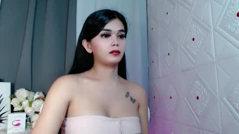 Snapshot of rosella_xx chatting on 10/11/25, 04:16 TONETH online show from 10/11/25, 04:16