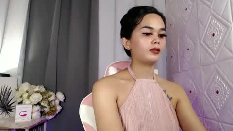 Snapshot of rosella_xx chatting on 10/14/25, 05:03 TONETH online show from 10/14/25, 05:03