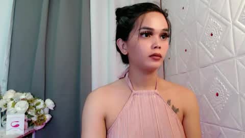 Snapshot of rosella_xx chatting on 10/19/25, 01:39 TONETH online show from 10/19/25, 01:39