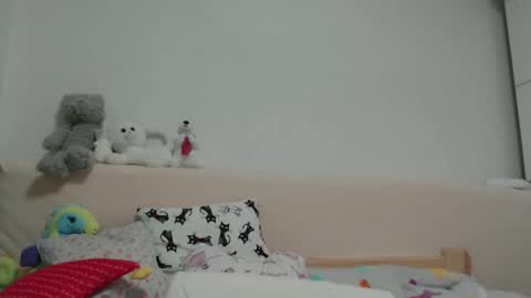 Snapshot of roselynsun chatting on 01/19/25, 01:55 Rose online show from 01/19/25, 01:55