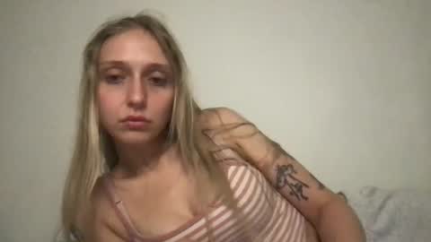 Snapshot of rosepuzzy69 chatting on 10/01/25, 07:03 RosePuzzy69 online show from 10/01/25, 07:03