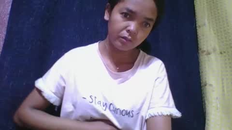 Snapshot of rosia685234 chatting on 10/11/25, 02:33 rosia685234 online show from 10/11/25, 02:33