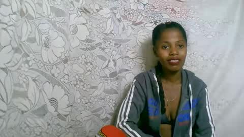 Snapshot of rosiahot1 chatting on 10/15/25, 01:39 rosia online show from 10/15/25, 01:39