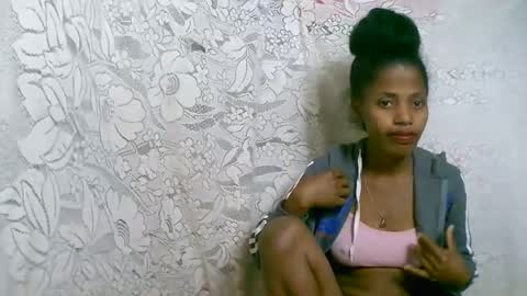 Snapshot of rosiahot1 chatting on 10/24/25, 02:57 rosia online show from 10/24/25, 02:57