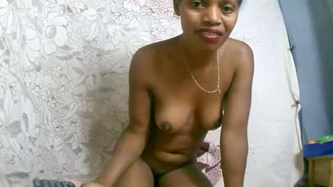 Snapshot of rosiahot1 chatting on 10/25/25, 08:58 rosia online show from 10/25/25, 08:58