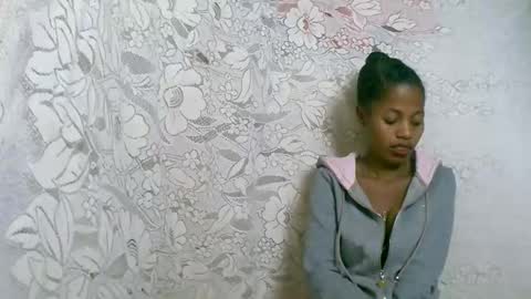 Snapshot of rosiahot1 chatting on 10/28/25, 02:04 rosia online show from 10/28/25, 02:04