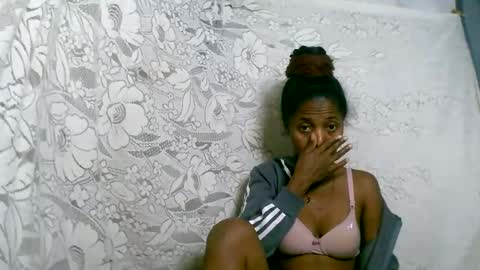 Snapshot of rosiahot1 chatting on 11/04/25, 01:59 rosia online show from 11/04/25, 01:59