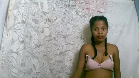 Snapshot of rosiahot1 chatting on 11/04/25, 06:18 rosia online show from 11/04/25, 06:18