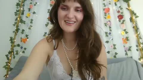 Snapshot of rosie_woods chatting on 10/09/25, 06:06 rosie_woods online show from 10/09/25, 06:06