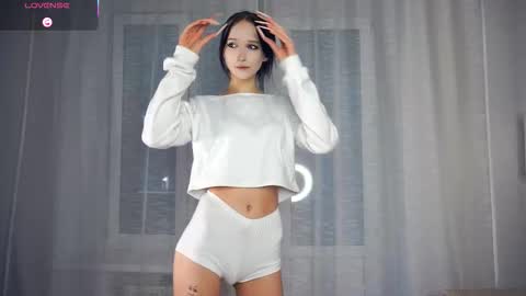 Edwina online show from 10/17/25, 05:10