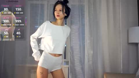 Edwina online show from 10/19/25, 04:46