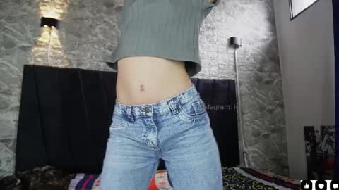 Snapshot of ross_b1 chatting on 10/26/25, 05:30 ROSS - online show from 10/26/25, 05:30