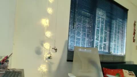 Snapshot of ross_bakerhot chatting on 12/19/24, 01:29 Ross BakerHot online show from 12/19/24, 01:29