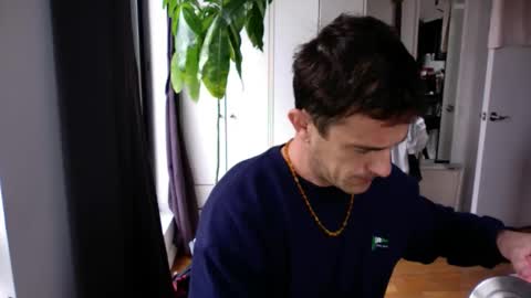 RossCollab online show from 11/12/25, 03:01