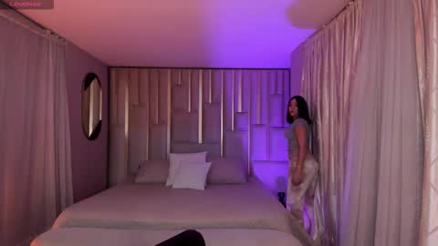 Rossie Rhoades online show from 10/12/25, 05:45