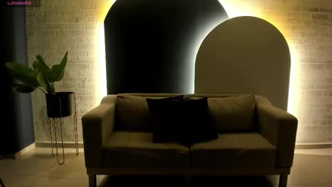 Rossie Rhoades online show from 10/20/25, 07:14